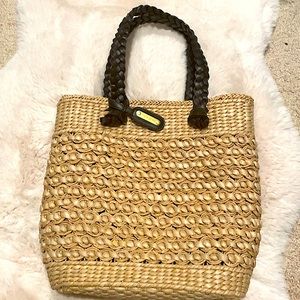 Straw Summer Tote Vintage Liz Claiborne- re-posh after I used it in Hawaii 🌺🌴